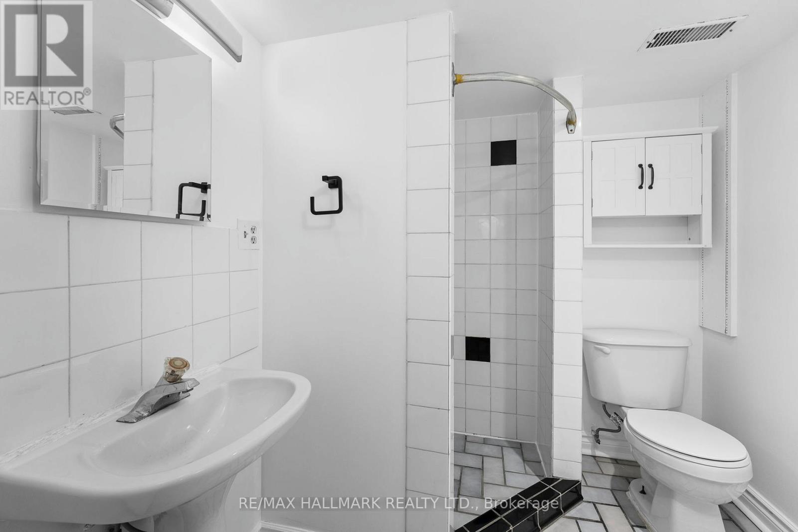 Basement - 412 Coxwell Avenue, Toronto, Ontario  M4L 3B7 - Photo 11 - E12479437
