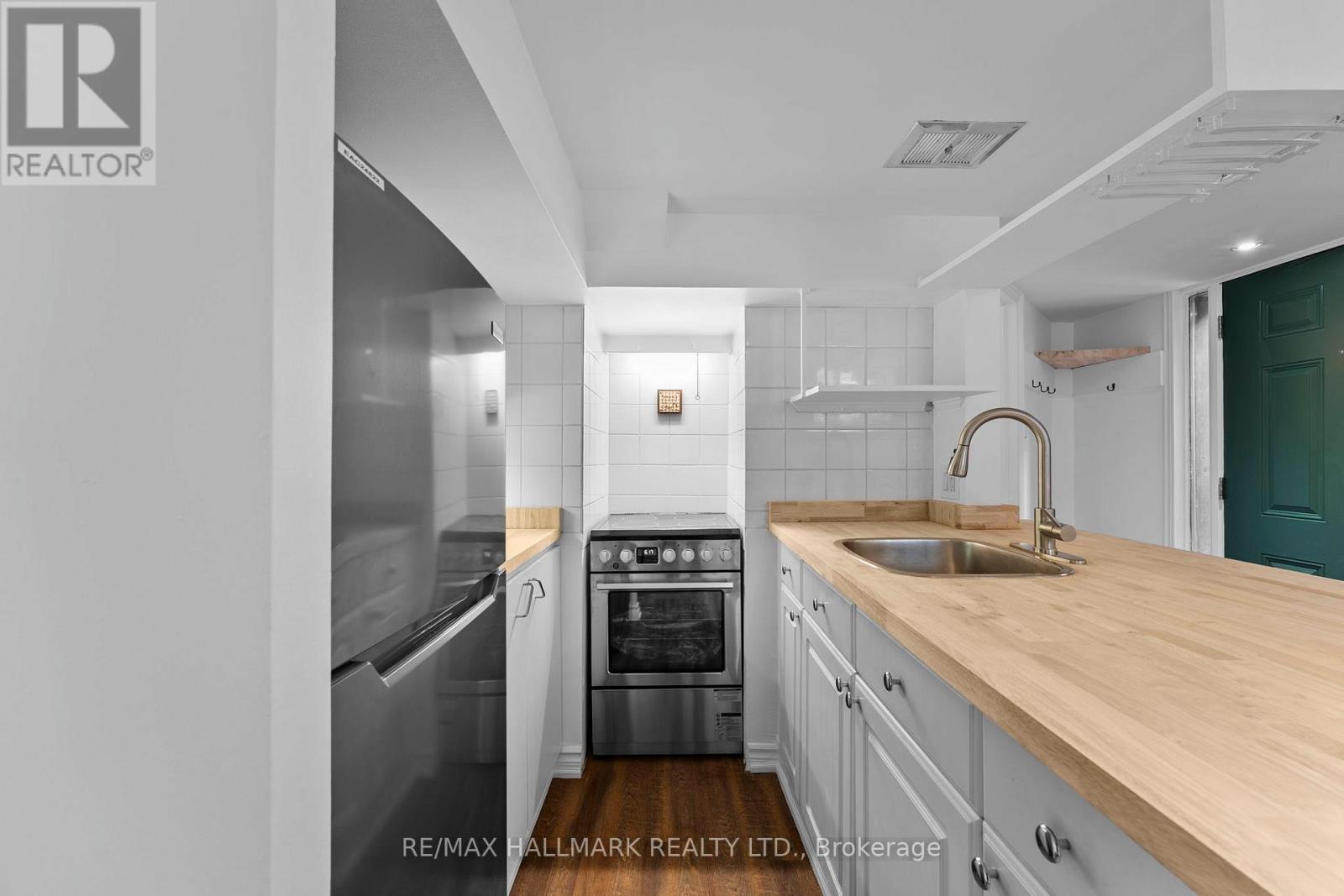 Basement - 412 Coxwell Avenue, Toronto, Ontario  M4L 3B7 - Photo 7 - E12479437