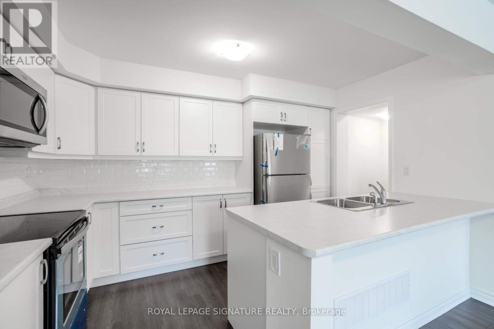 8 Fusilier Drive, Toronto, Ontario  M1L 0J4 - Photo 13 - E12479447