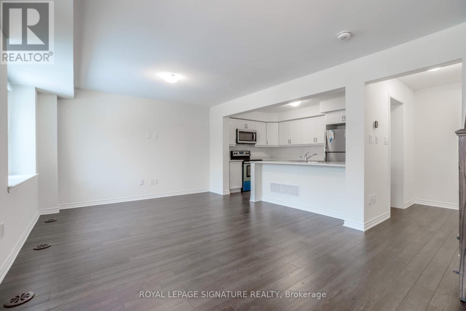 8 Fusilier Drive, Toronto, Ontario  M1L 0J4 - Photo 9 - E12479447