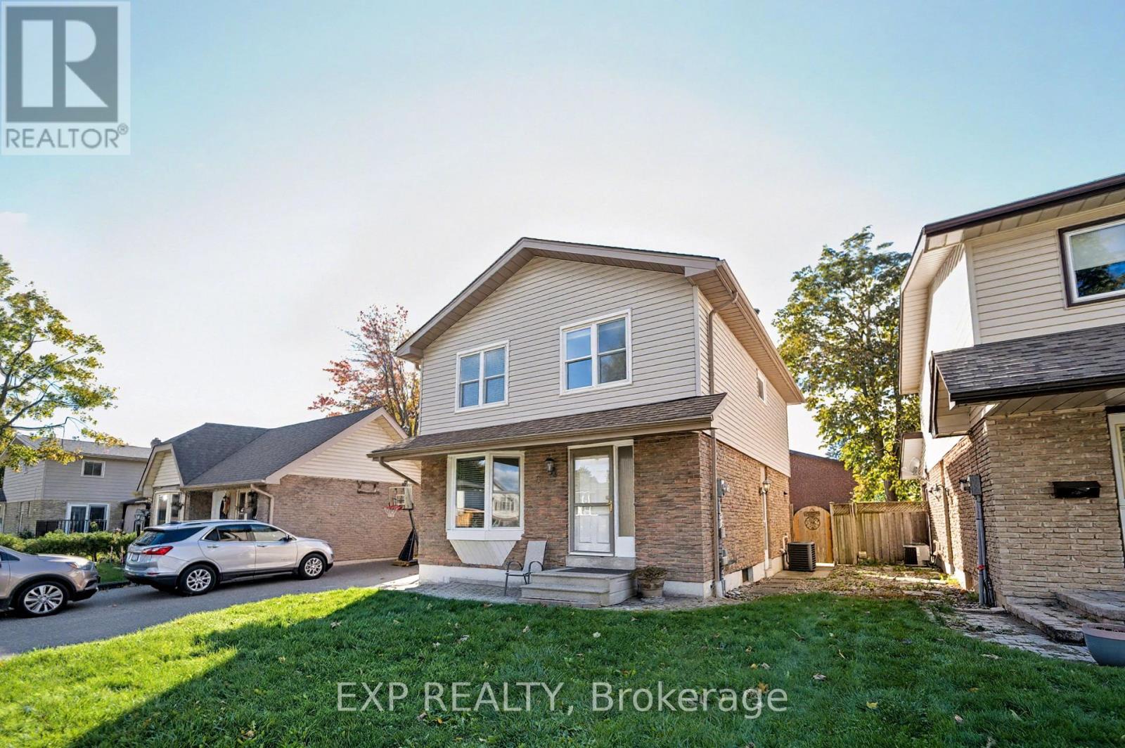 6 MOZART COURT, Whitby, Ontario