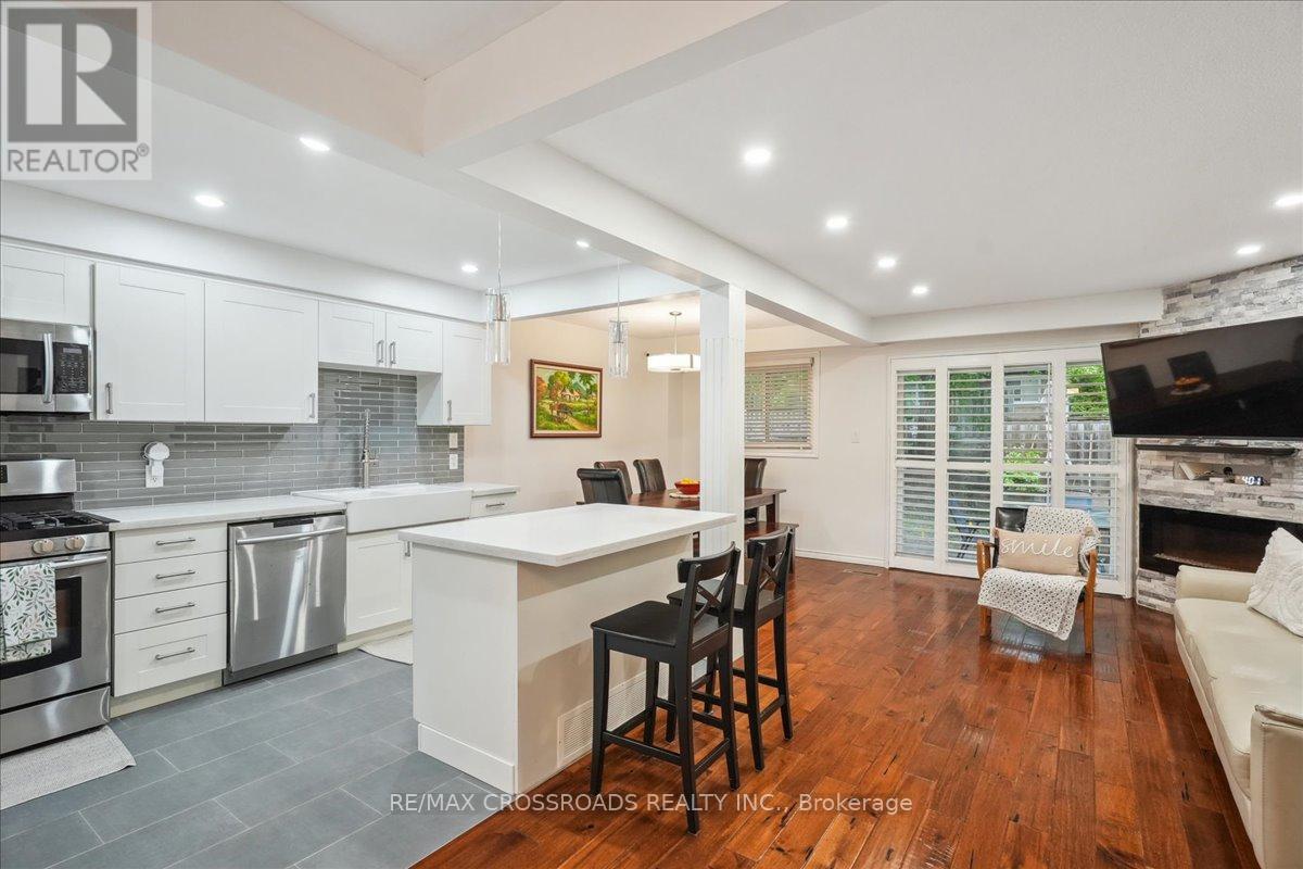 43 - 121 L'amoreaux Drive, Toronto, Ontario  M1W 2J9 - Photo 4 - E12479490
