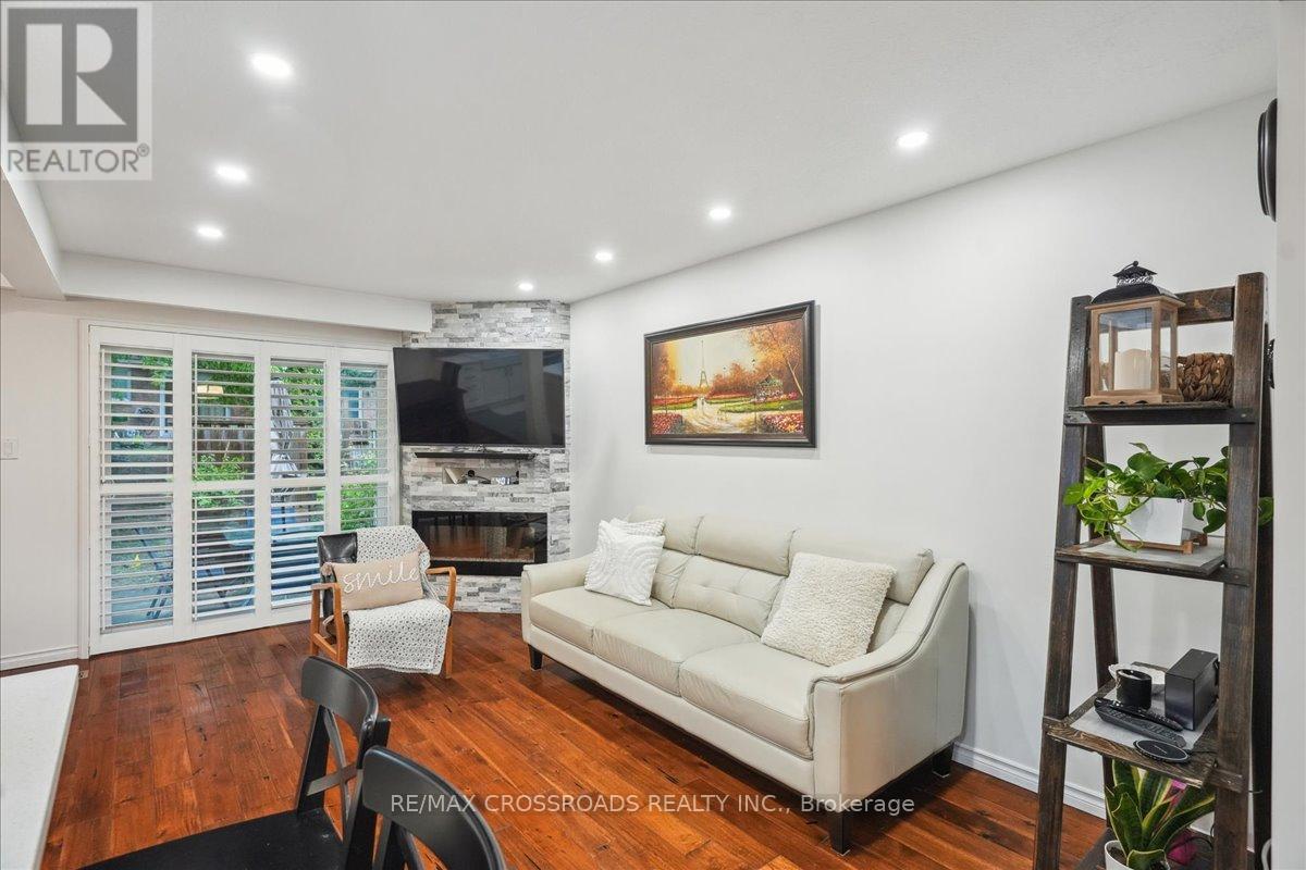 43 - 121 L'amoreaux Drive, Toronto, Ontario  M1W 2J9 - Photo 5 - E12479490