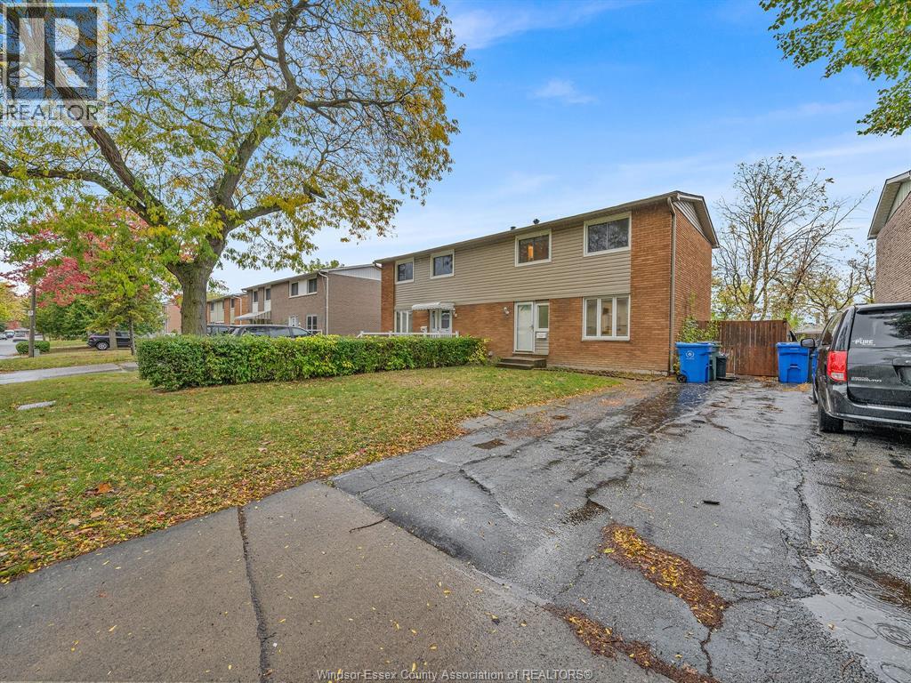 10442 Shenandoah Crescent, Windsor, Ontario  N8R 1B5 - Photo 4 - 25027044