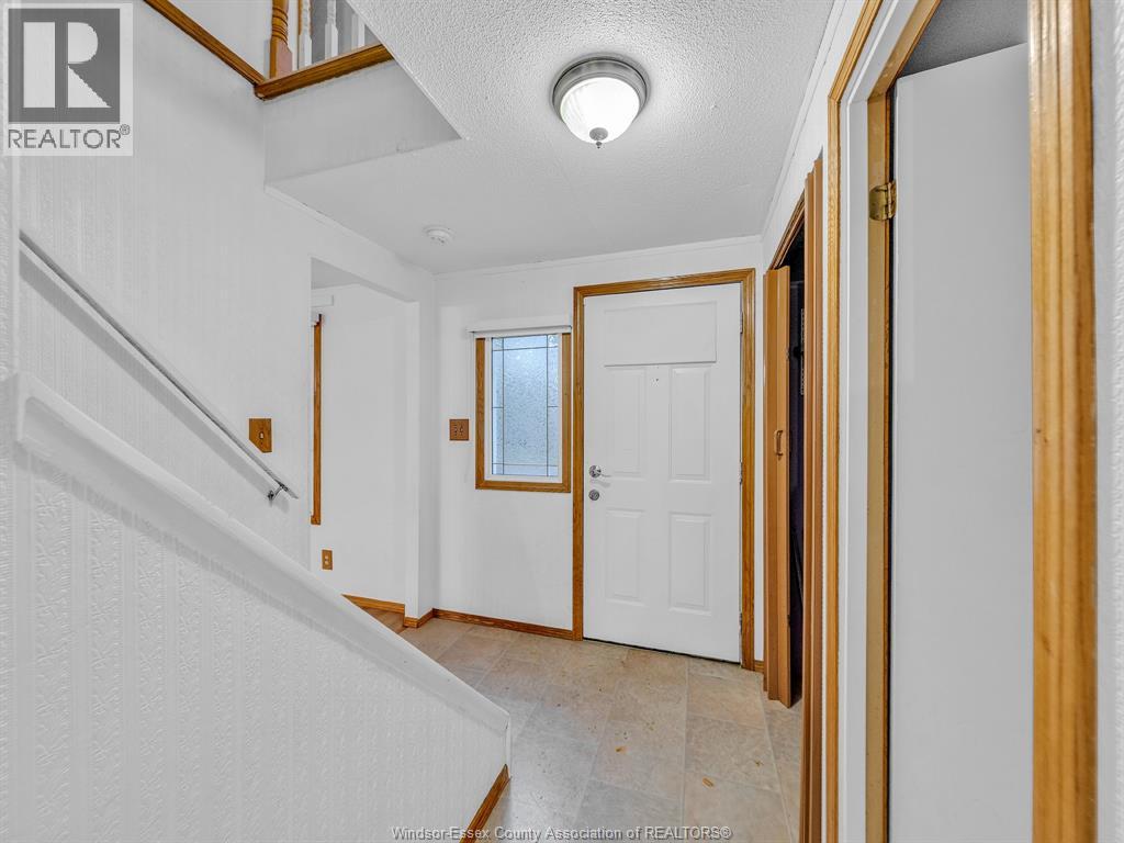 10442 Shenandoah Crescent, Windsor, Ontario  N8R 1B5 - Photo 7 - 25027044