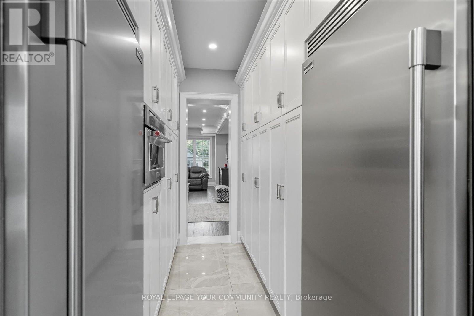 47 Hall Street, Richmond Hill, Ontario  L4C 4N7 - Photo 10 - N12479455