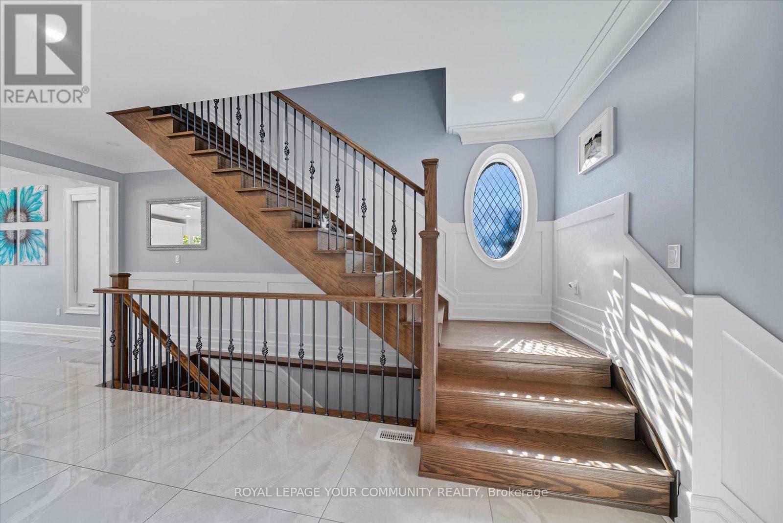 47 Hall Street, Richmond Hill, Ontario  L4C 4N7 - Photo 3 - N12479455