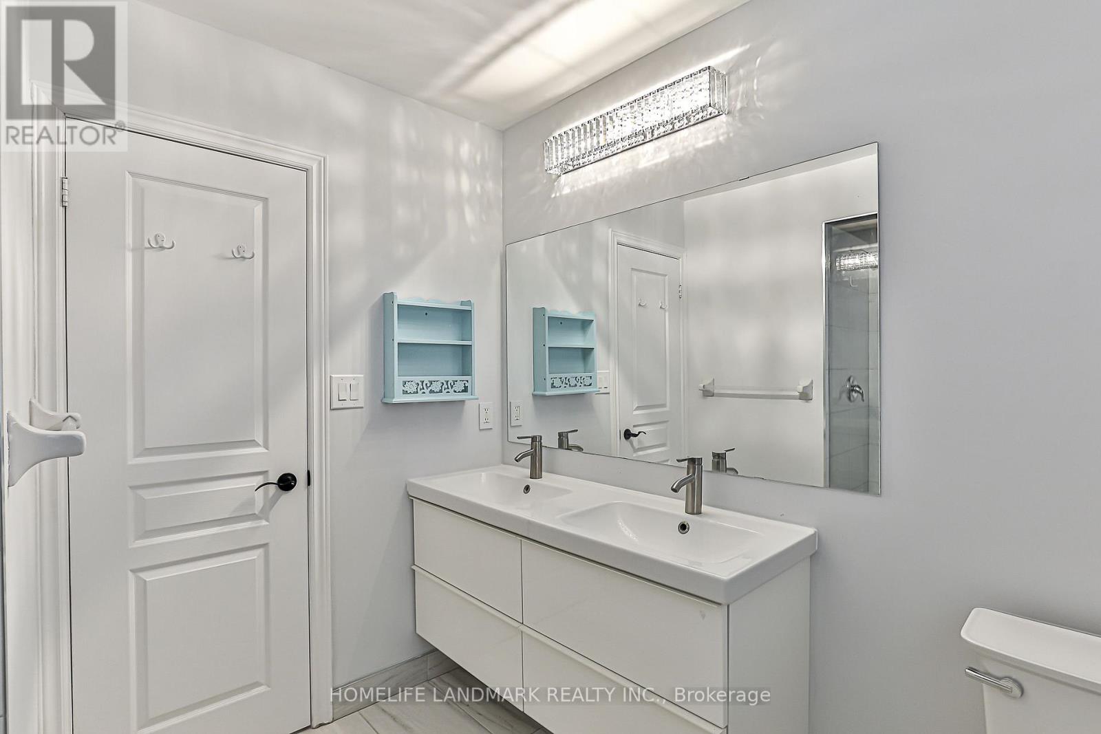 9 Longwood Avenue, Richmond Hill, Ontario  L4E 4B1 - Photo 39 - N12479472