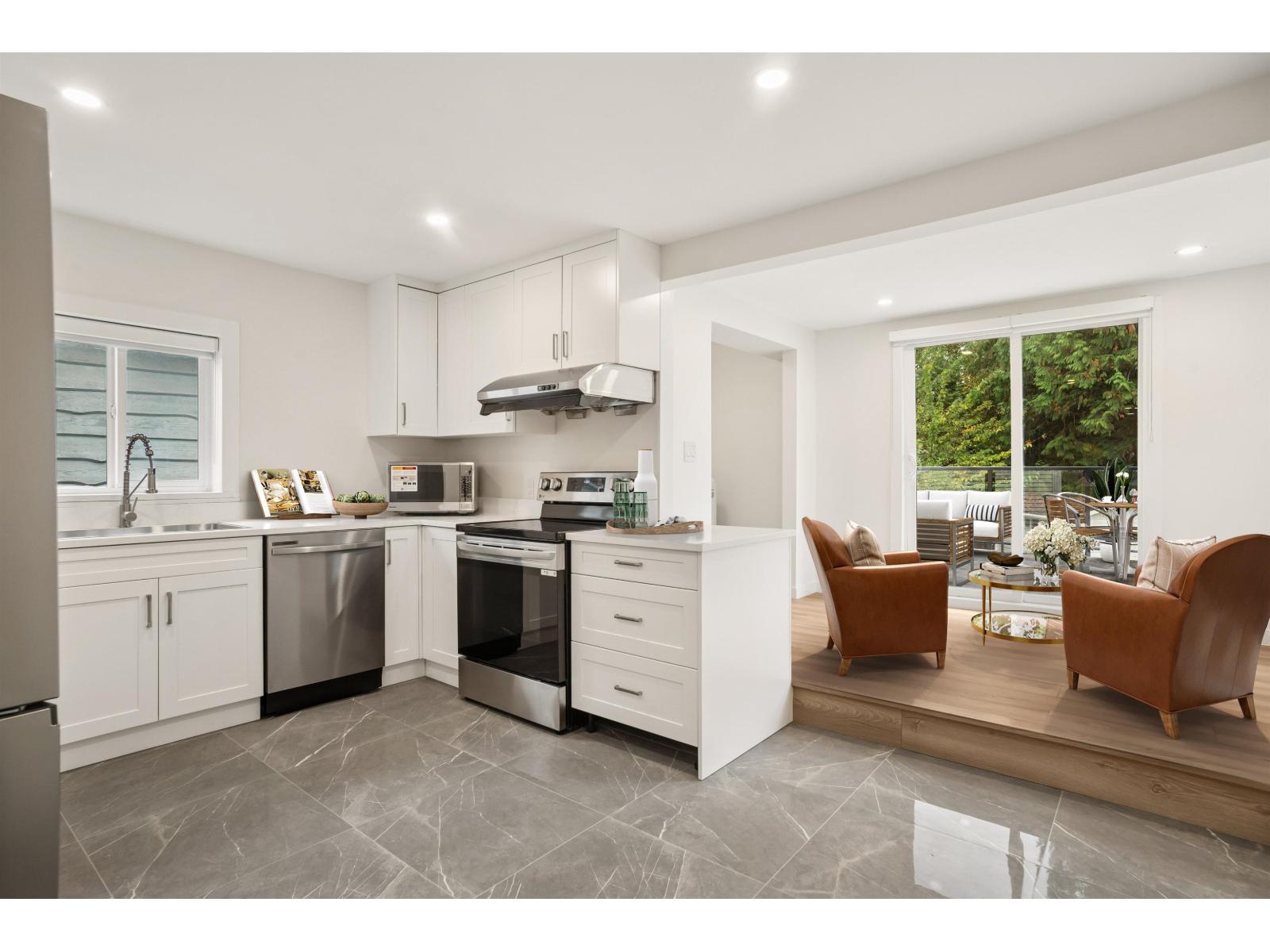 15962 North Bluff Road, White Rock, British Columbia  V4B 3G8 - Photo 8 - R3061539