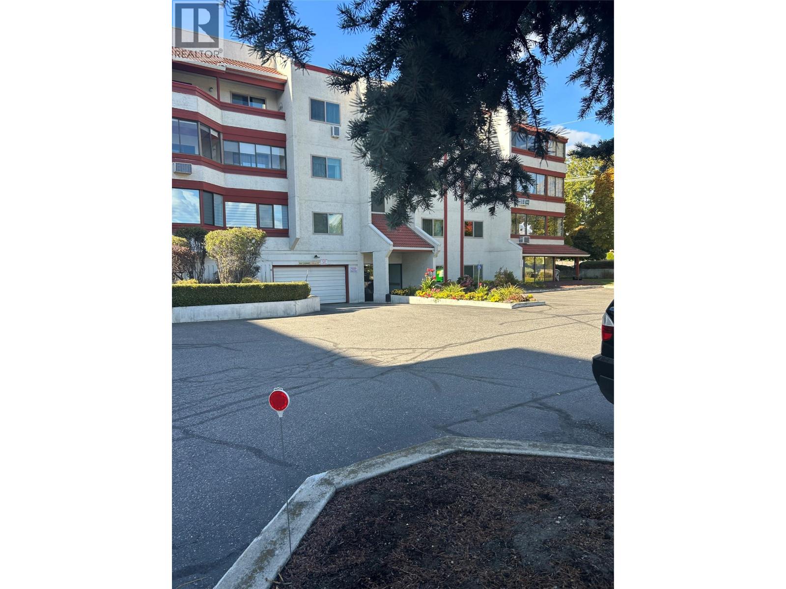 2110 Hoy Street Unit# 306, Kelowna, British Columbia  V1Y 8T4 - Photo 2 - 10366581