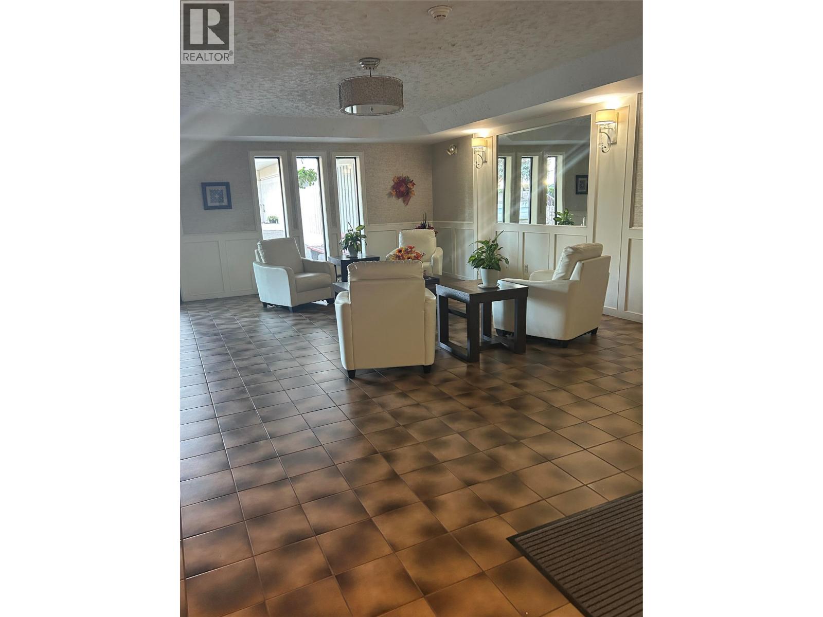 2110 Hoy Street Unit# 306, Kelowna, British Columbia  V1Y 8T4 - Photo 3 - 10366581