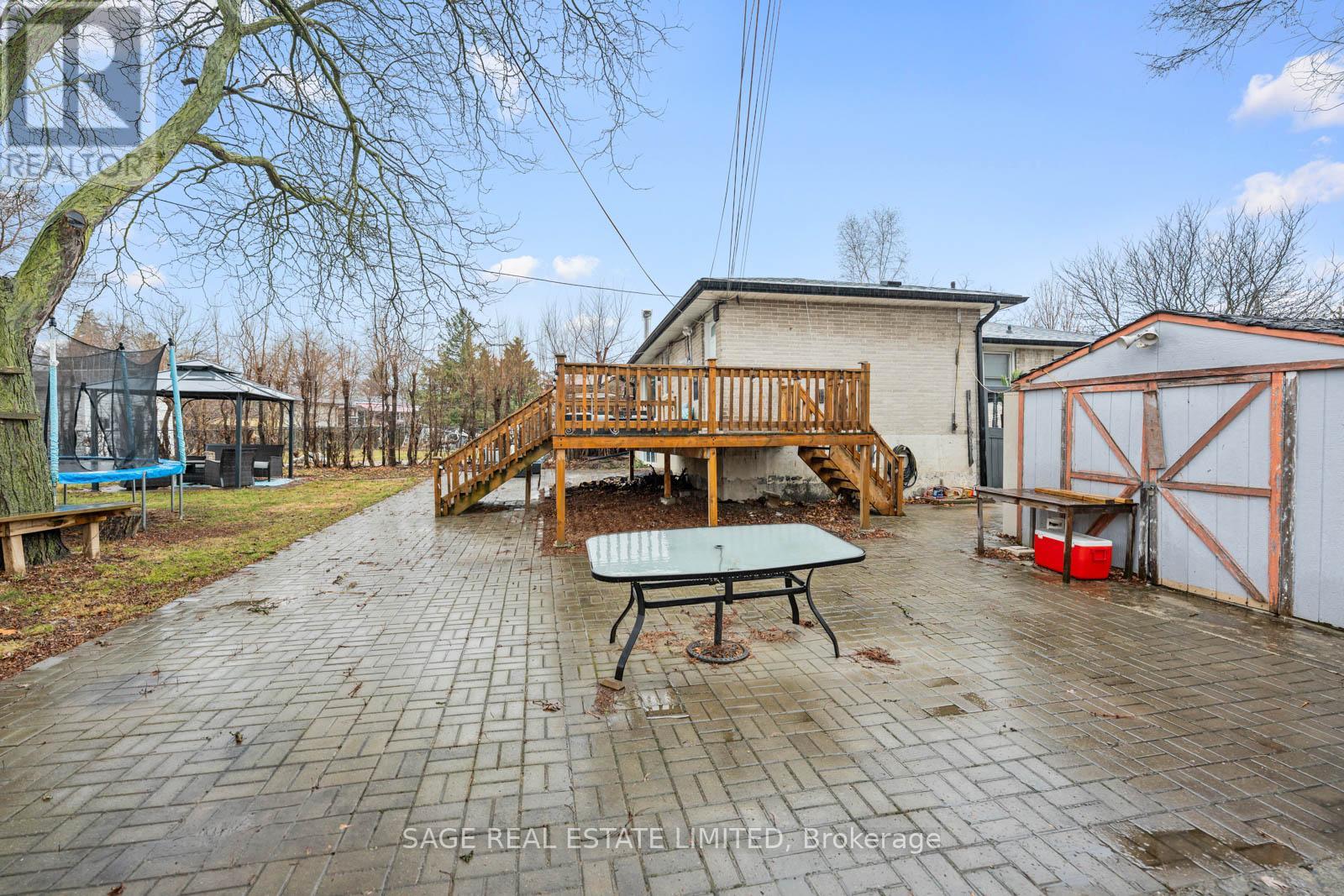45 Dashwood Crescent, Toronto, Ontario  M9V 2N9 - Photo 29 - W12478629