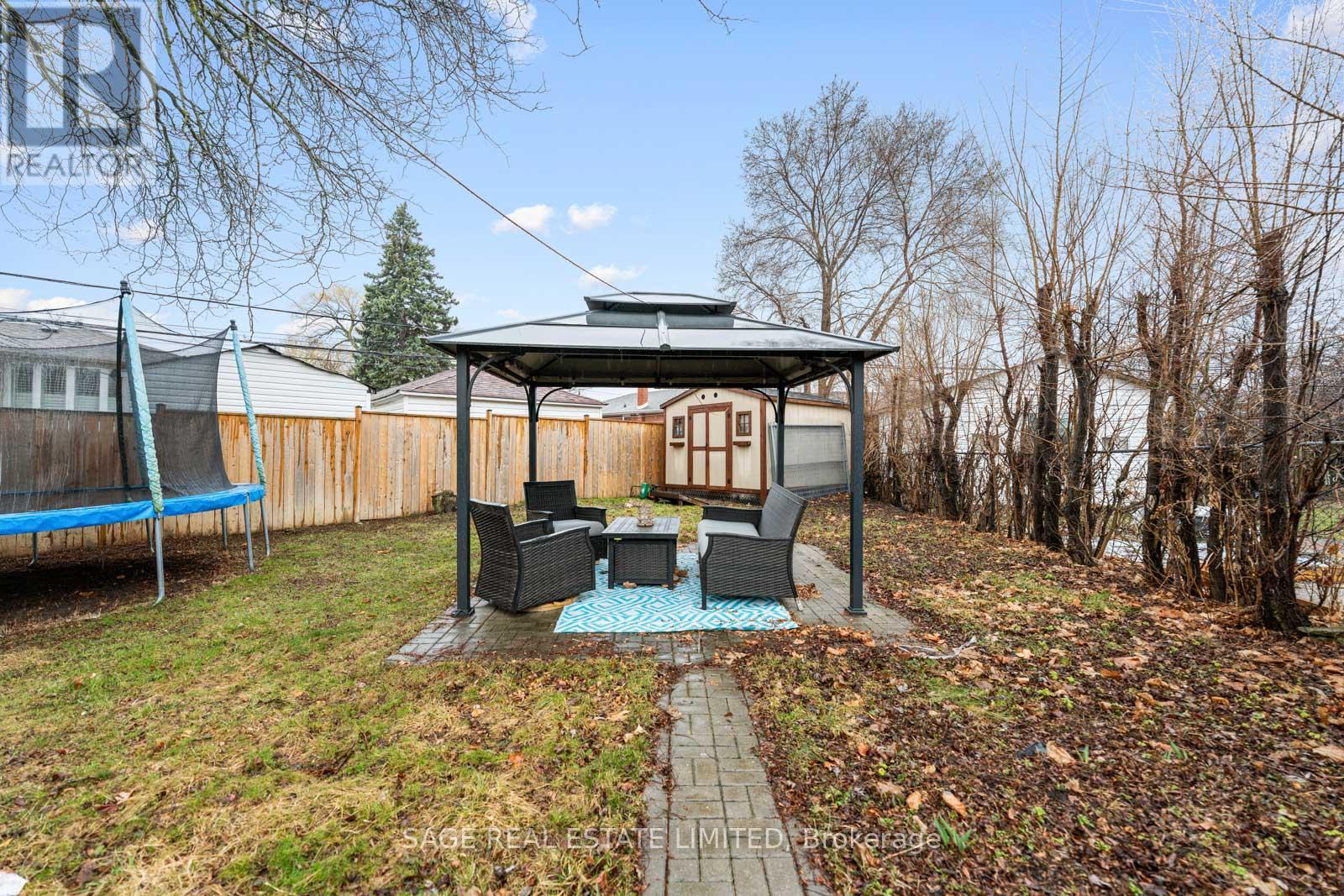 45 Dashwood Crescent, Toronto, Ontario  M9V 2N9 - Photo 36 - W12478629