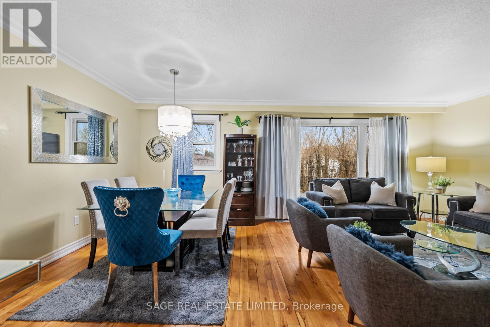 45 Dashwood Crescent, Toronto, Ontario  M9V 2N9 - Photo 6 - W12478629