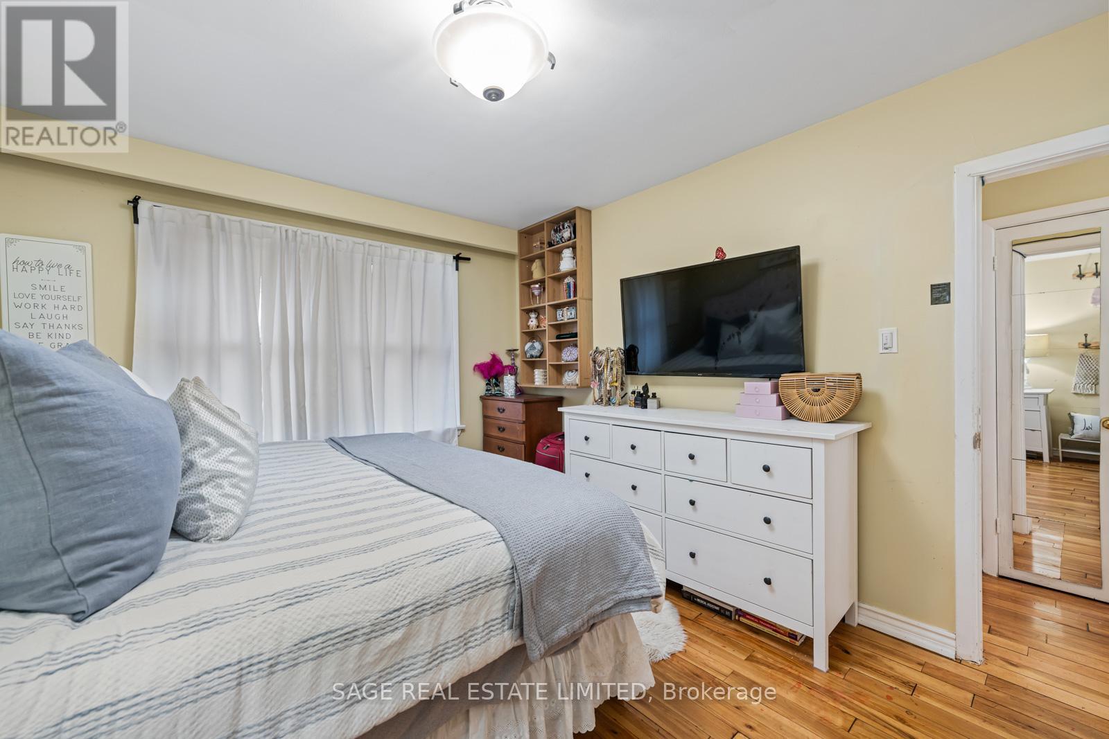 45 Dashwood Crescent, Toronto, Ontario  M9V 2N9 - Photo 26 - W12478629