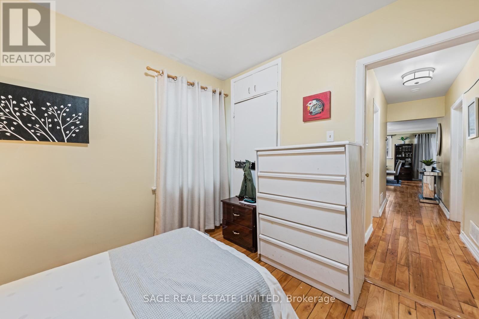 45 Dashwood Crescent, Toronto, Ontario  M9V 2N9 - Photo 28 - W12478629