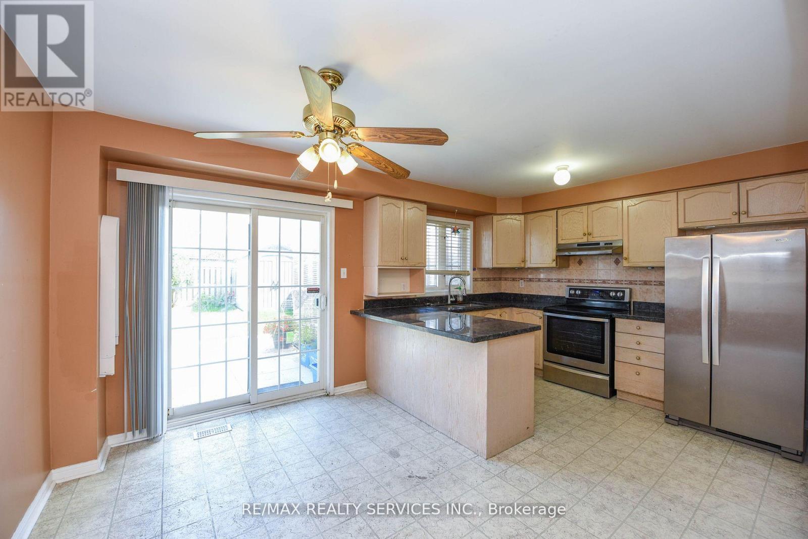 Upper - 172 Native Landing Crescent, Brampton, Ontario  L6X 5A7 - Photo 13 - W12479446