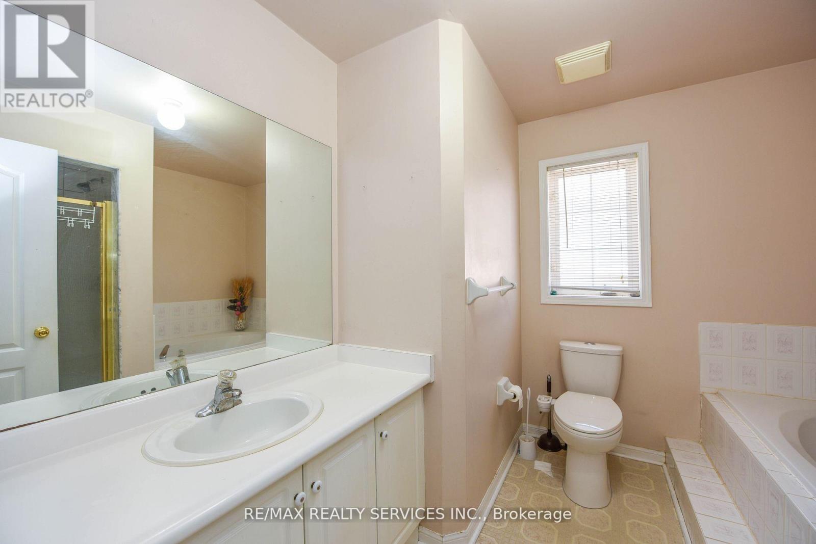 Upper - 172 Native Landing Crescent, Brampton, Ontario  L6X 5A7 - Photo 23 - W12479446