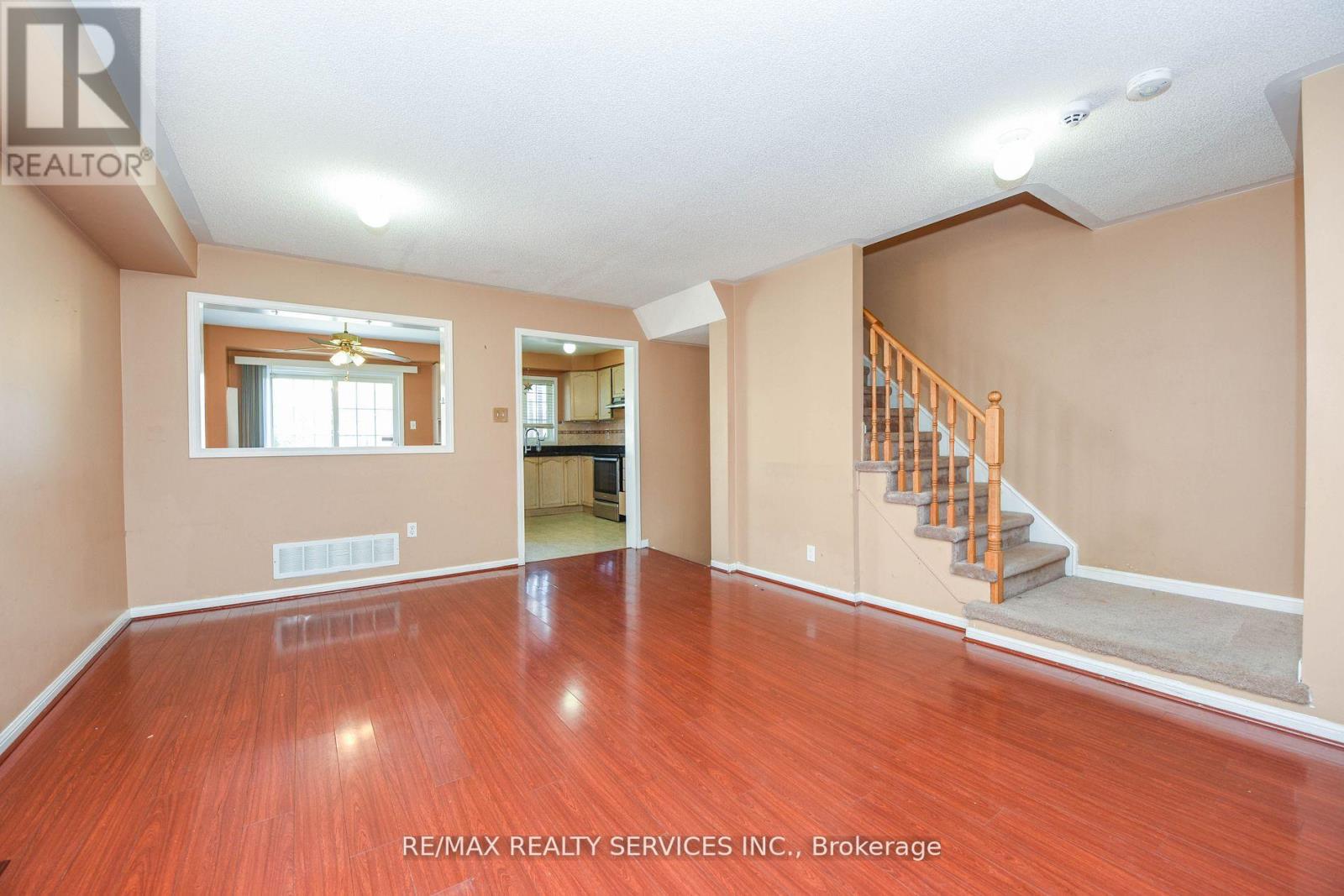 Upper - 172 Native Landing Crescent, Brampton, Ontario  L6X 5A7 - Photo 4 - W12479446