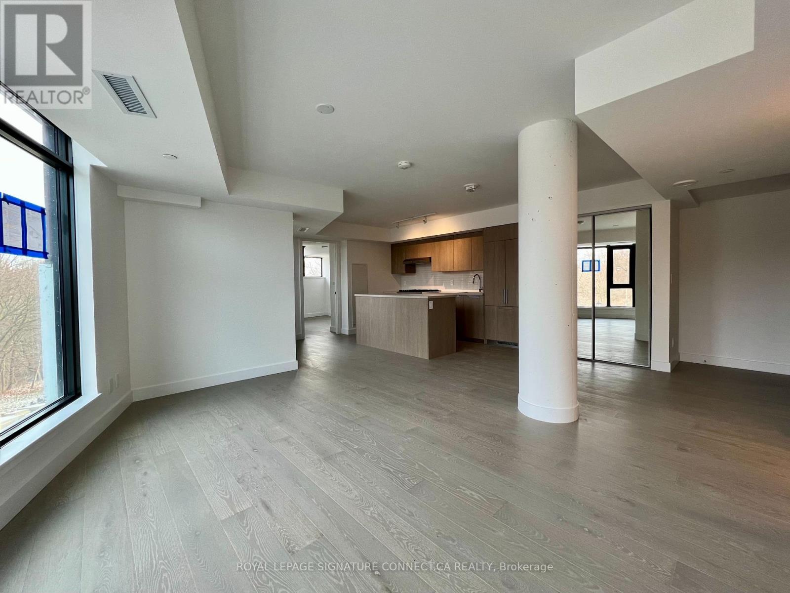 214 - 160 KINGSWAY CRESCENT, Toronto, Ontario