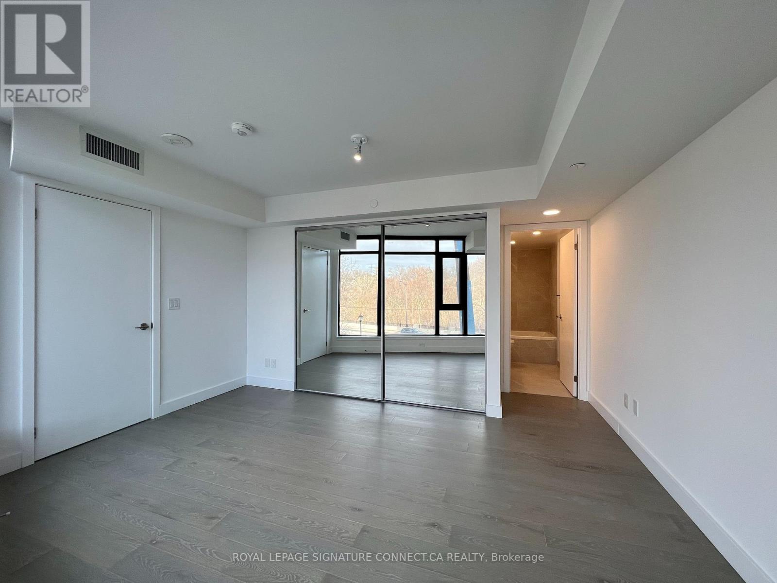 214 - 160 Kingsway Crescent, Toronto, Ontario  M8X 2R2 - Photo 10 - W12479477