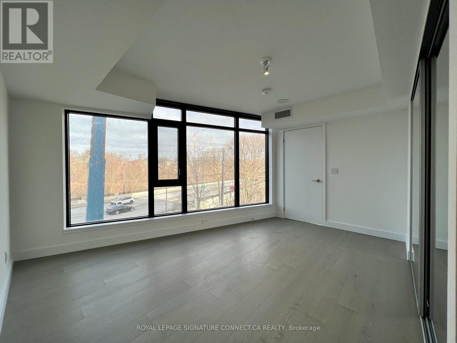 214 - 160 Kingsway Crescent, Toronto, Ontario  M8X 2R2 - Photo 11 - W12479477