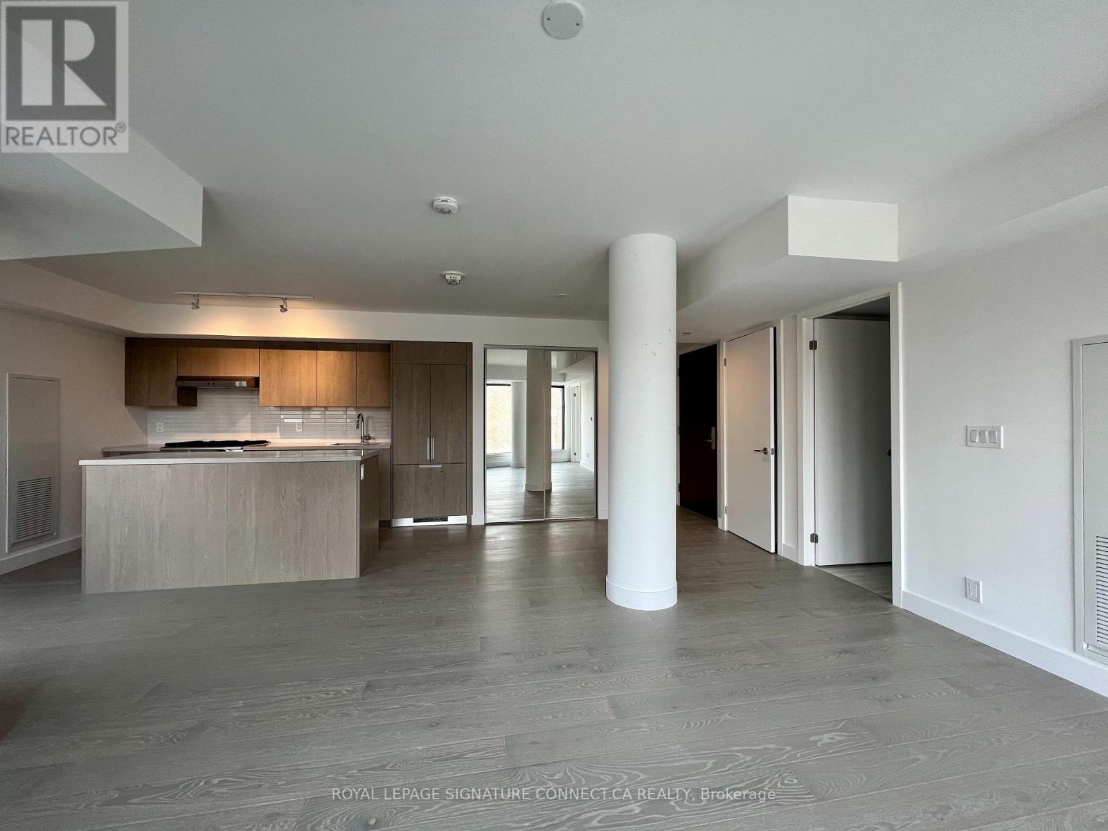 214 - 160 Kingsway Crescent, Toronto, Ontario  M8X 2R2 - Photo 2 - W12479477