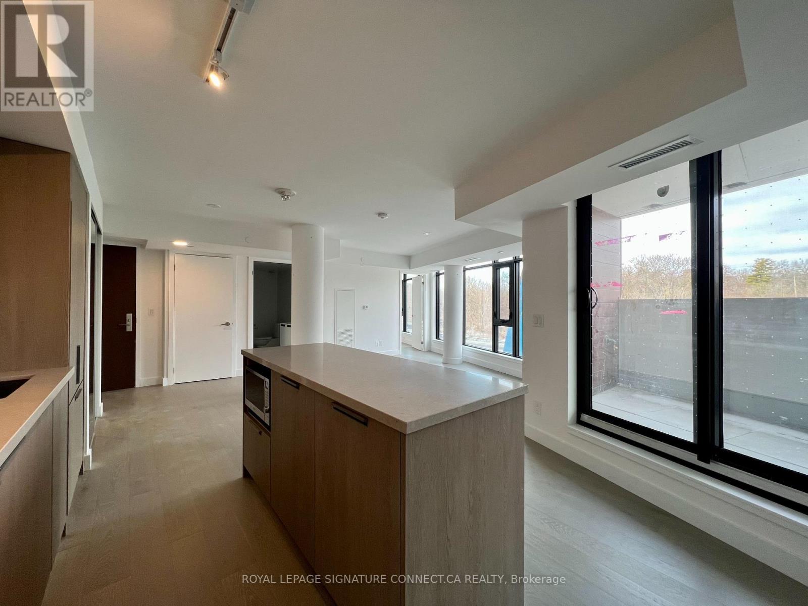 214 - 160 Kingsway Crescent, Toronto, Ontario  M8X 2R2 - Photo 5 - W12479477