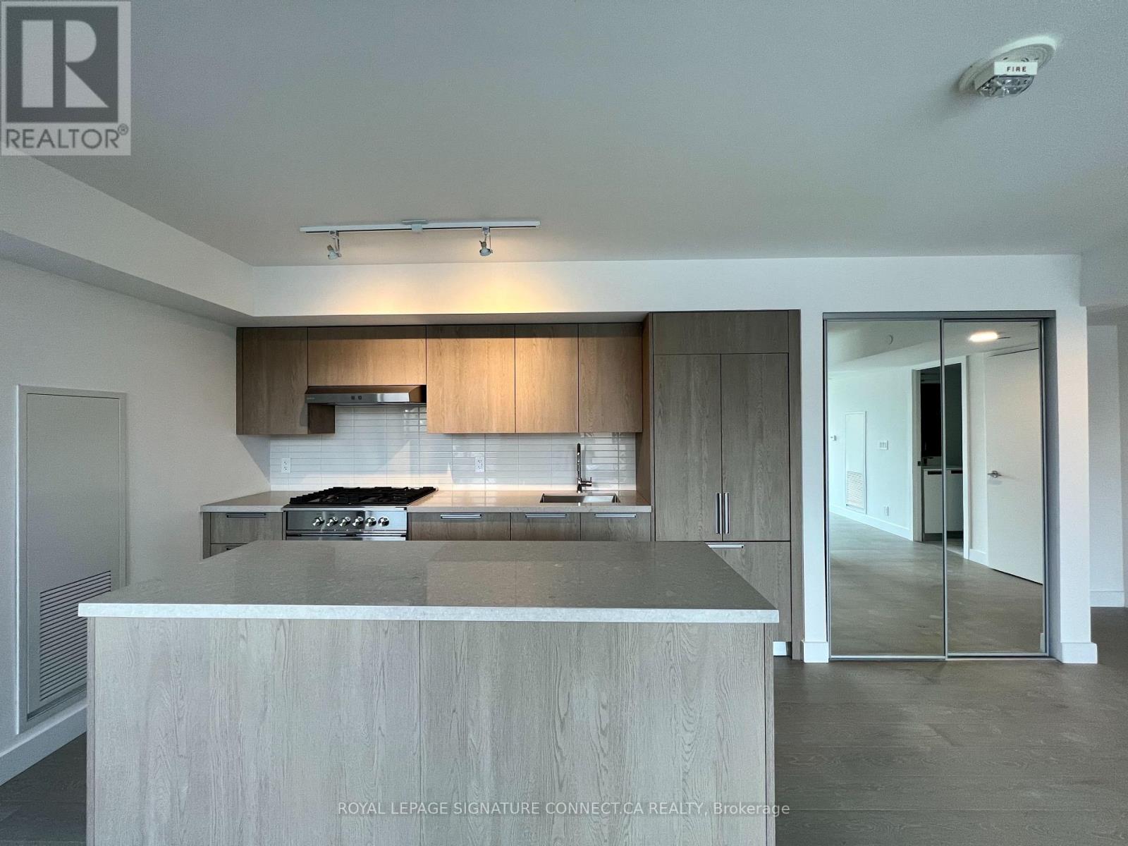 214 - 160 Kingsway Crescent, Toronto, Ontario  M8X 2R2 - Photo 6 - W12479477
