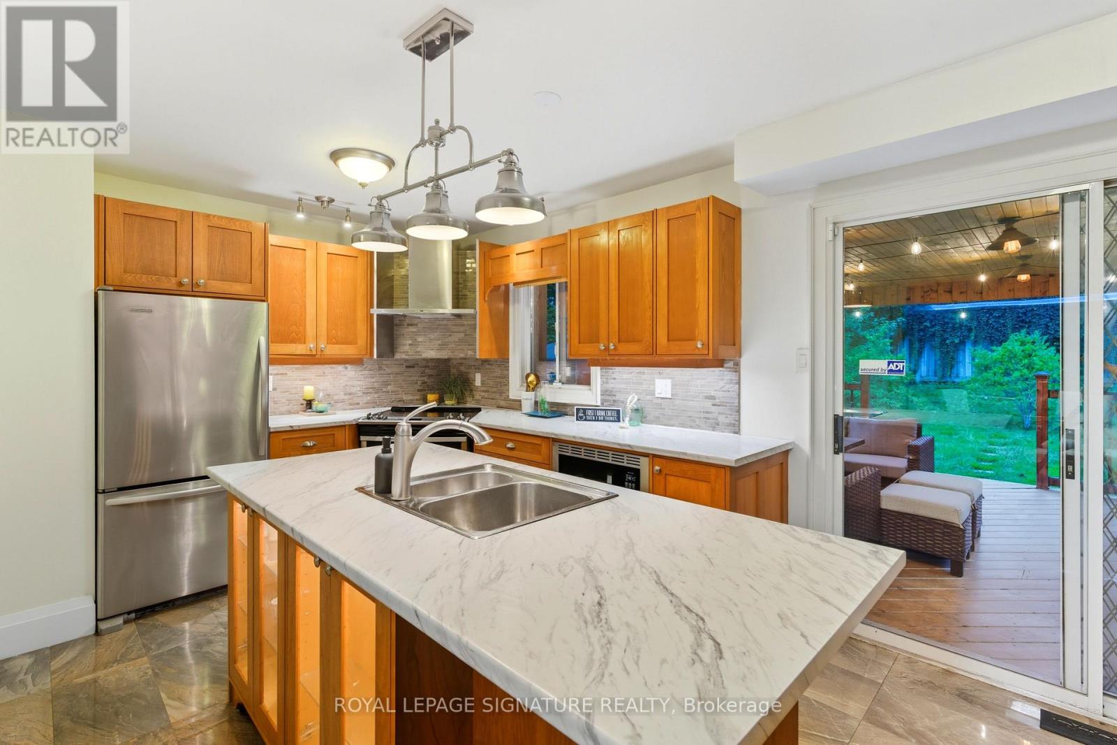 2993 Gulfstream Way, Mississauga, Ontario  L5N 6J8 - Photo 9 - W12479485