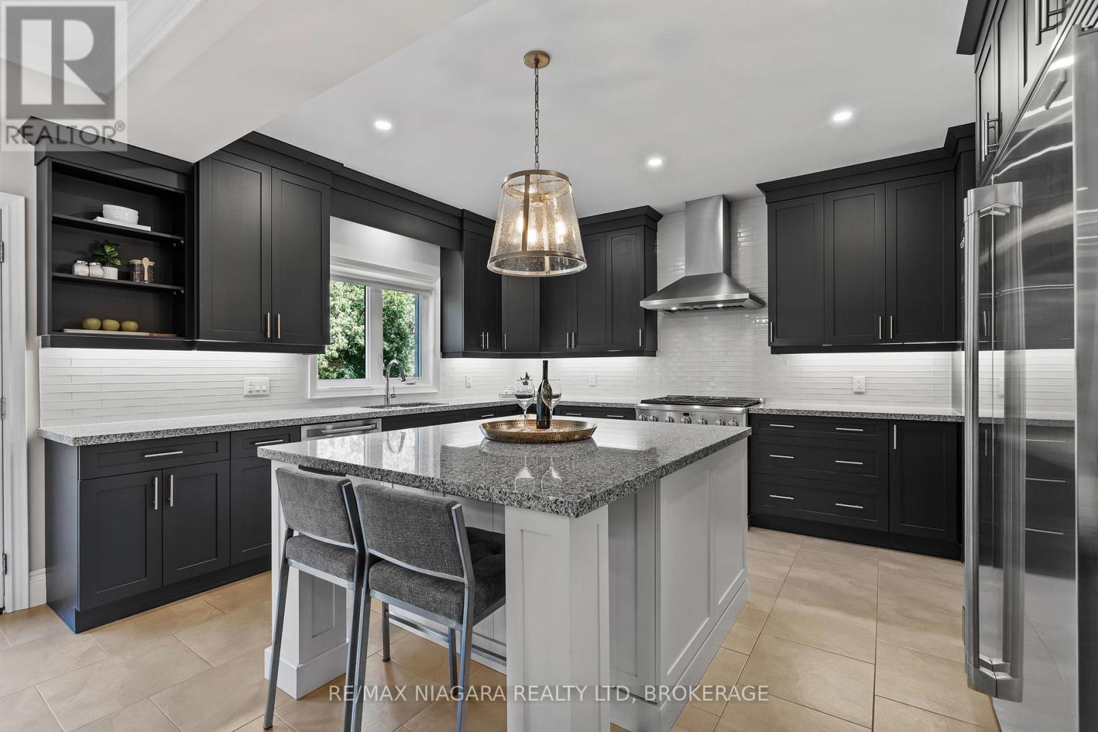 54 Philmori Boulevard, Pelham, Ontario  L0S 1E5 - Photo 9 - X12479518