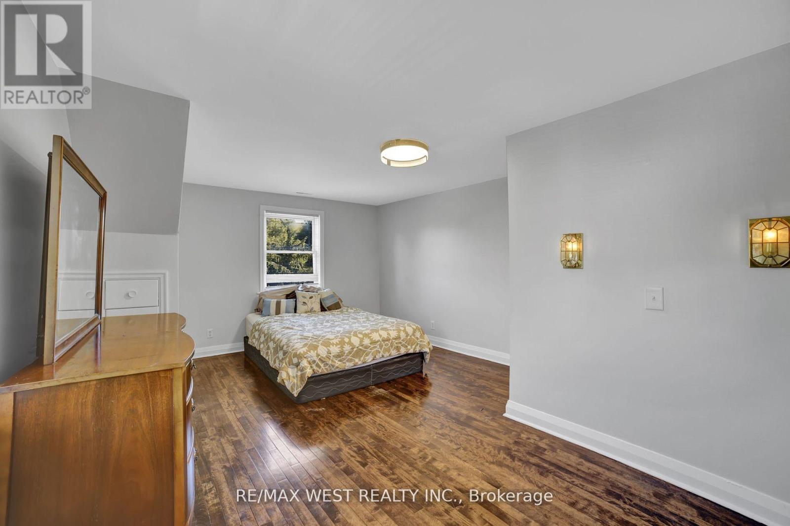 31 Lower Horning Road, Hamilton, Ontario  L8S 3E9 - Photo 11 - X12479465