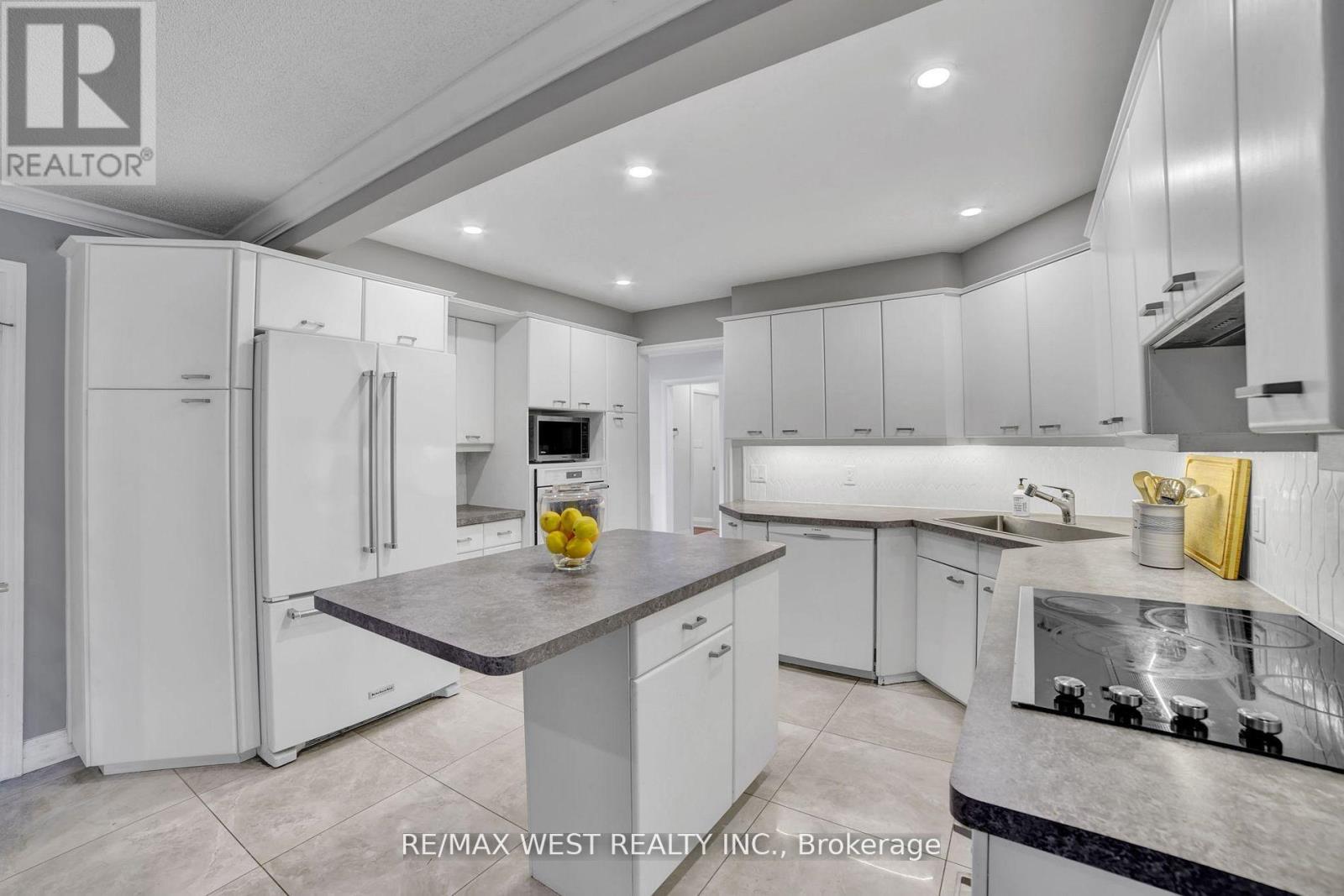 31 Lower Horning Road, Hamilton, Ontario  L8S 3E9 - Photo 5 - X12479465