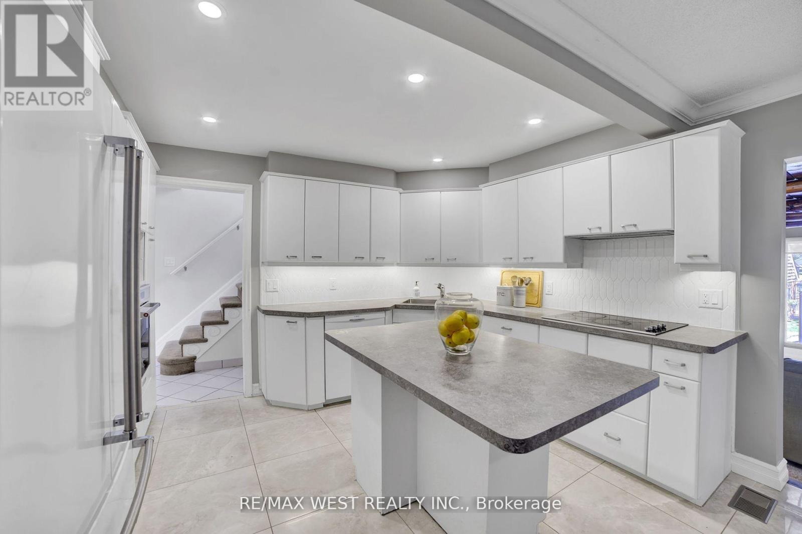 31 Lower Horning Road, Hamilton, Ontario  L8S 3E9 - Photo 6 - X12479465