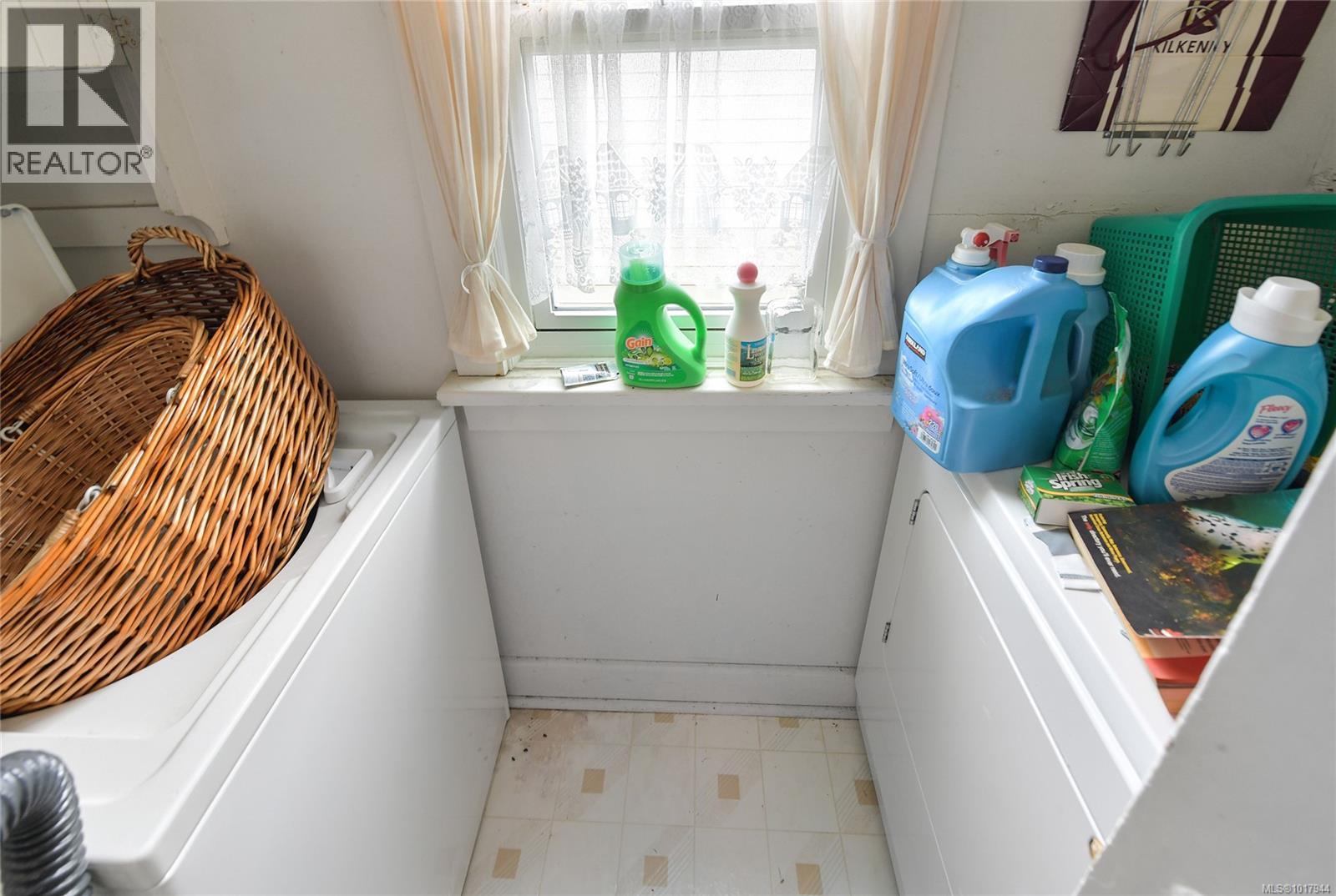 9632 Seventh St, Sidney, British Columbia  V8L 2V3 - Photo 12 - 1017944