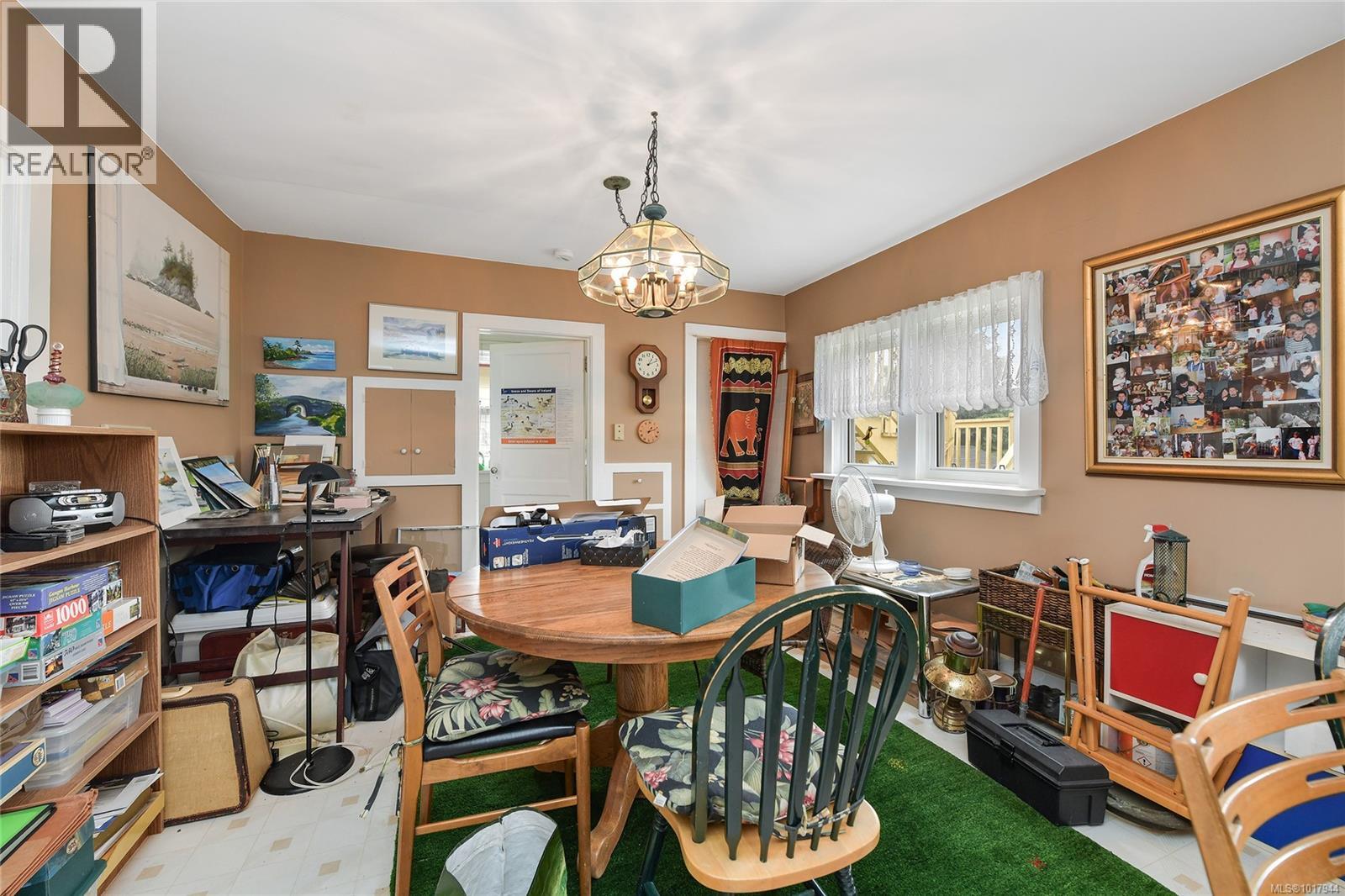 9632 Seventh St, Sidney, British Columbia  V8L 2V3 - Photo 6 - 1017944