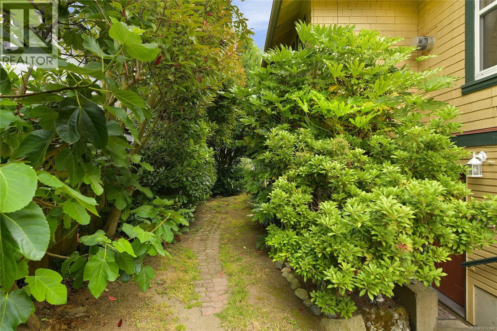 9632 Seventh St, Sidney, British Columbia  V8L 2V3 - Photo 41 - 1017944