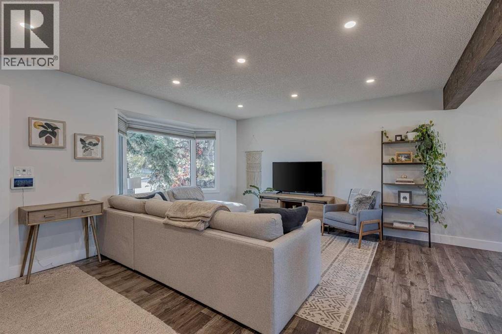 708 Sherman Avenue Sw, Calgary, Alberta  T2W 0N2 - Photo 5 - A2264492