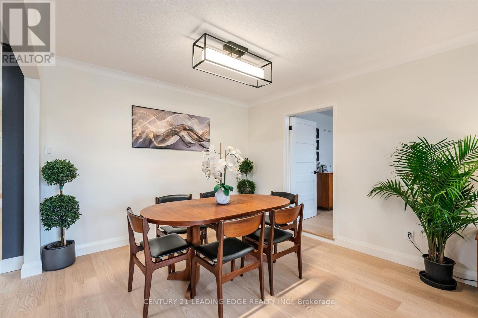 112 Wyndcliff Crescent, Toronto, Ontario  M4A 2K3 - Photo 10 - C12479503