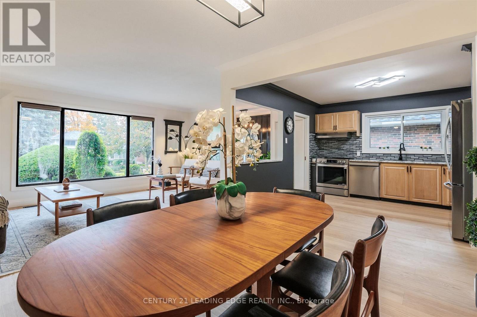 112 Wyndcliff Crescent, Toronto, Ontario  M4A 2K3 - Photo 12 - C12479503