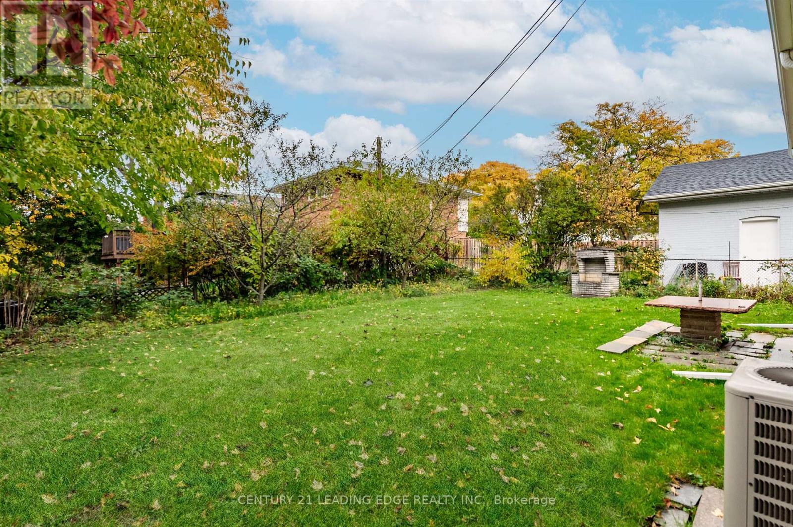 112 Wyndcliff Crescent, Toronto, Ontario  M4A 2K3 - Photo 37 - C12479503