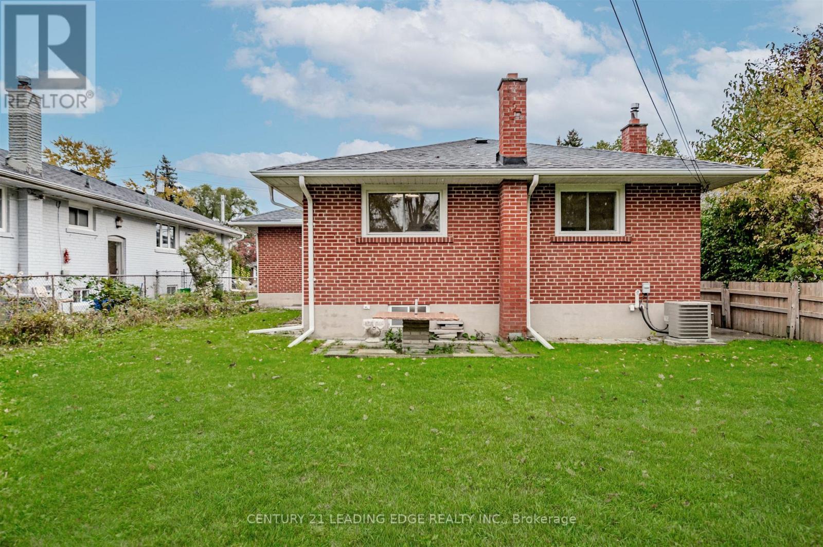 112 Wyndcliff Crescent, Toronto, Ontario  M4A 2K3 - Photo 38 - C12479503
