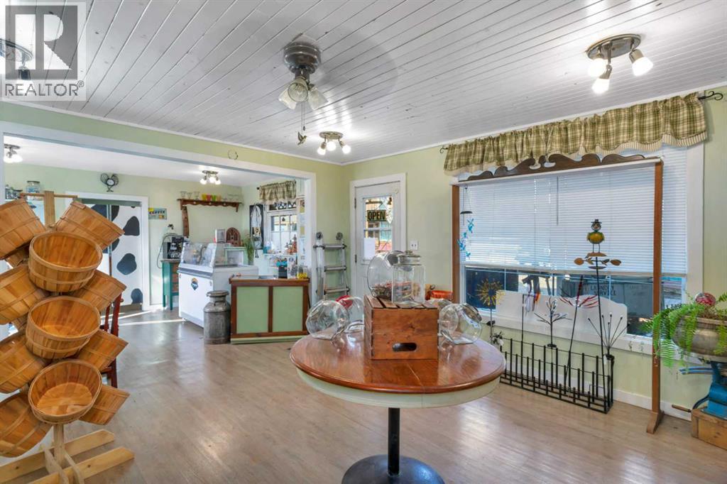 48 Main Street E, Big Valley, Alberta  T0J 0C9 - Photo 14 - A2210842