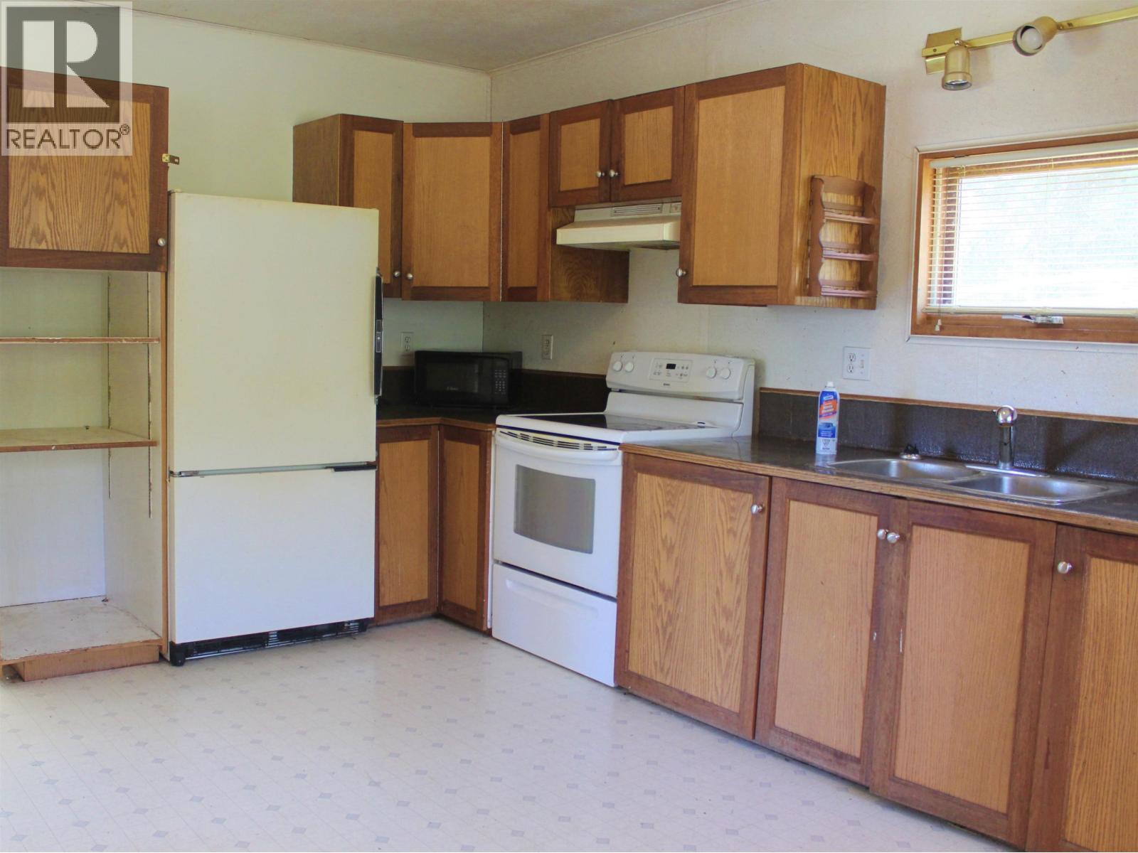 3514 Gun Range Road, Houston, British Columbia  V0J 1Z2 - Photo 3 - R3061555