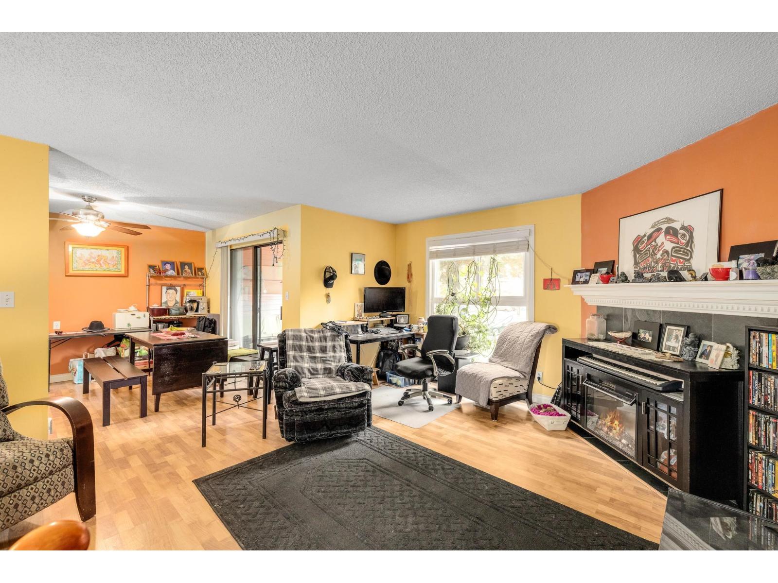 14810 Holly Park Lane, Surrey, British Columbia  V3R 6Y2 - Photo 3 - R3061382