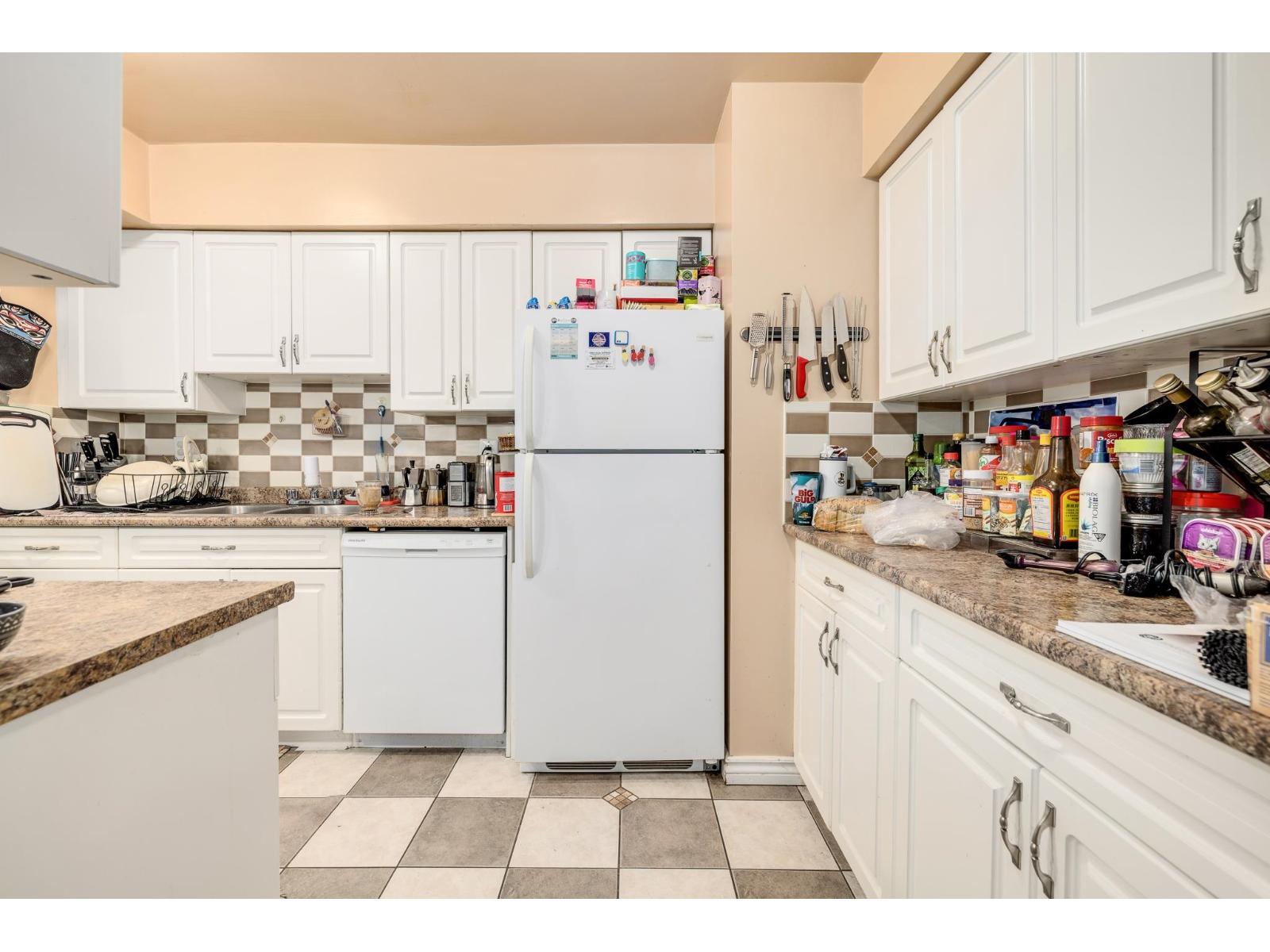 14810 Holly Park Lane, Surrey, British Columbia  V3R 6Y2 - Photo 9 - R3061382