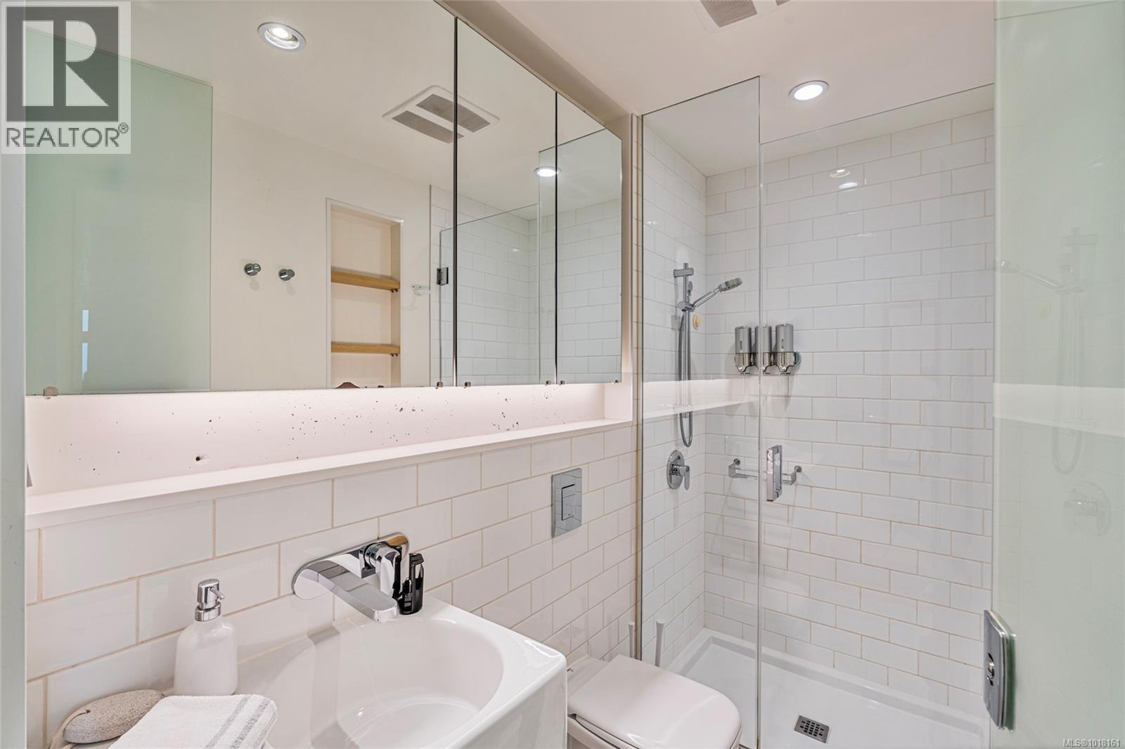 211 456 Pandora Ave, Victoria, British Columbia  V8W 0E3 - Photo 11 - 1018161