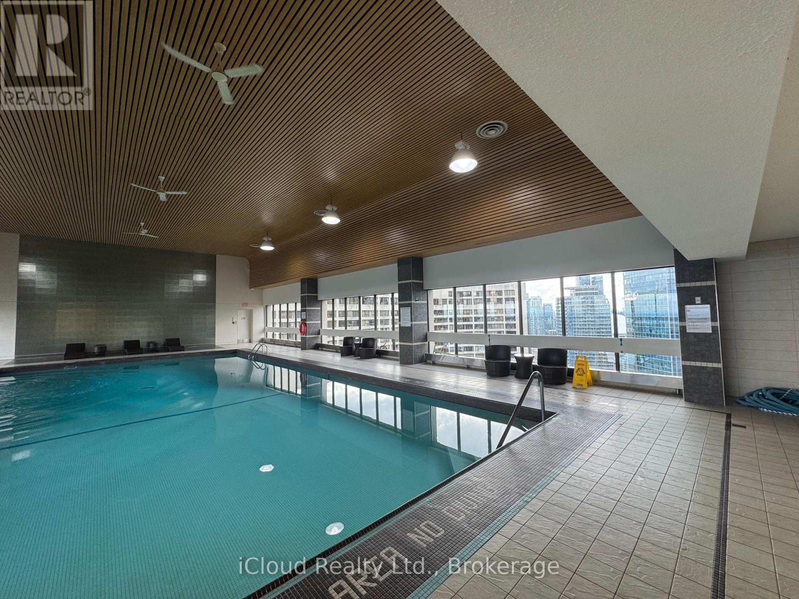 2423 - 33 Harbour Square, Toronto, Ontario  M5J 2G2 - Photo 33 - C12479352