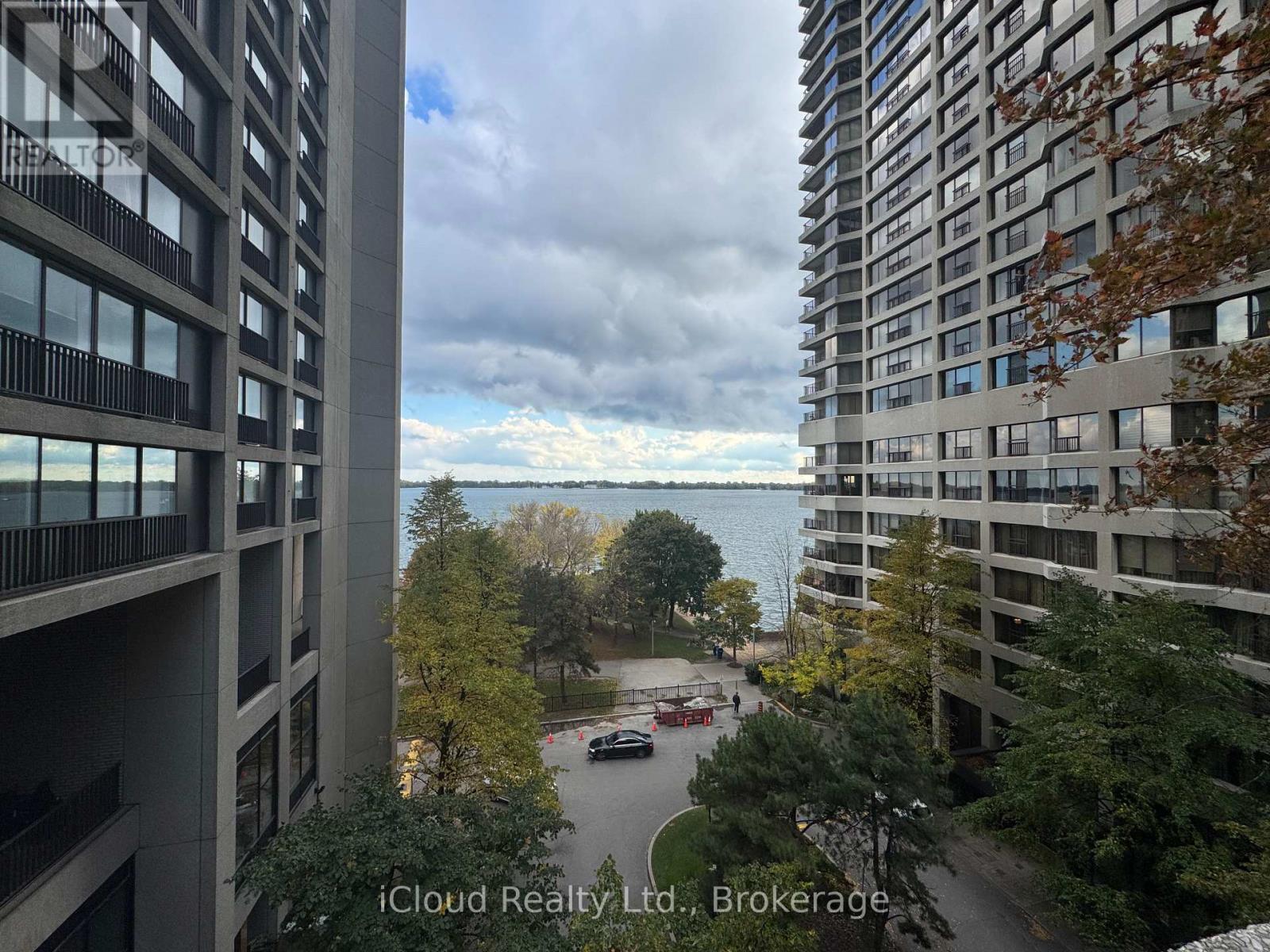 2423 - 33 HARBOUR SQUARE, Toronto, Ontario