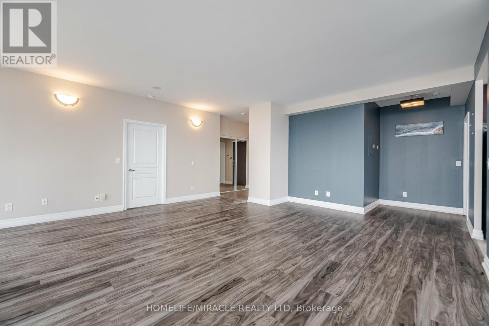 Ph2 - 225 Webb Drive, Mississauga, Ontario  L5B 4P2 - Photo 10 - W12479499